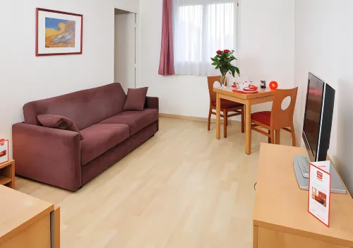 Appart Hôtel - Séjours et Affaires / Résidence étudiante - Les estudines Créteil Le Magistère Chambres Photos