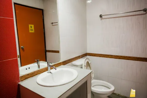 First and Frang Hotel - Koh Phangan Huoneet Photos