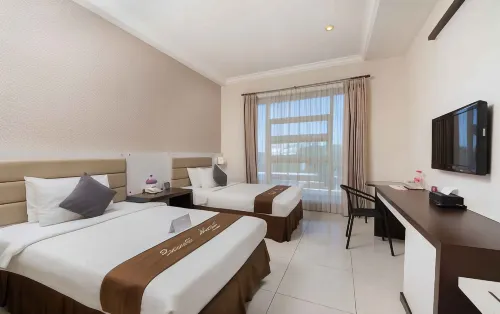 Life Emerald Hotel Surabaya Номера Photos