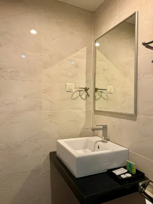 CHARITON HOTEL NUSA BESTARI Rooms Photos