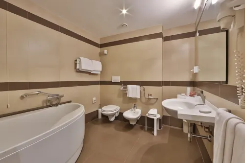 Best Western Grand Hotel Guinigi Rum Photos