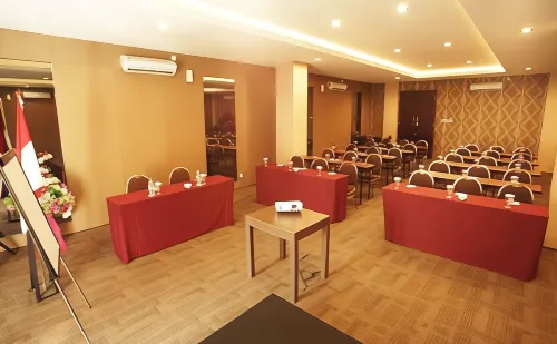 Viva Hotel Kediri, Azana Hotel Collection Fasilitas Bisnis Photos