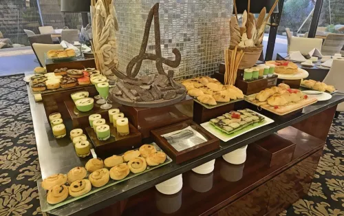 Hotel Amaroossa Grande Bekasi Makanan Photos