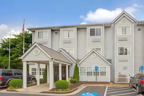 Microtel Inn & Suites by Wyndham Atlanta Airport Esterni Photos
