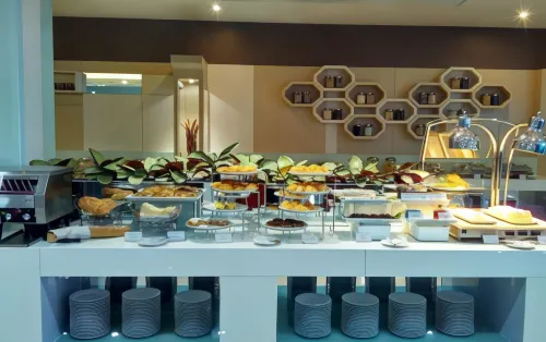 Platinum Hotel & Convention Hall Balikpapan Makanan Photos