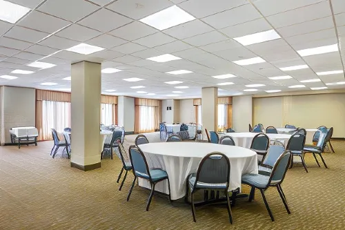 Best Western Naples Plaza Hotel Dining Photos