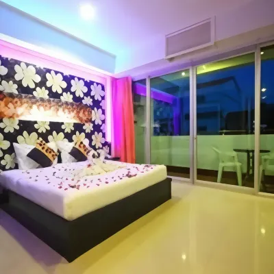 7Q Patong Beach Hotel Photos