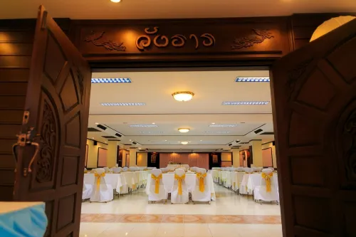 Regent Lodge Lampang Dining Photos