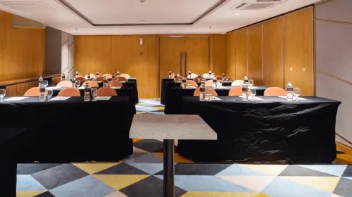 Hotel Louis Kienne Pemuda Fasilitas Bisnis Photos