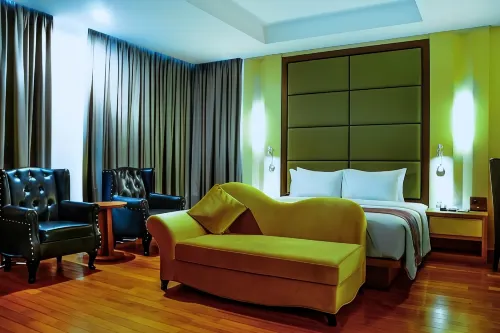 Nagoya Hill Hotel Batam Photos