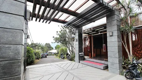 The Rizen Hotel Area Publik Photos