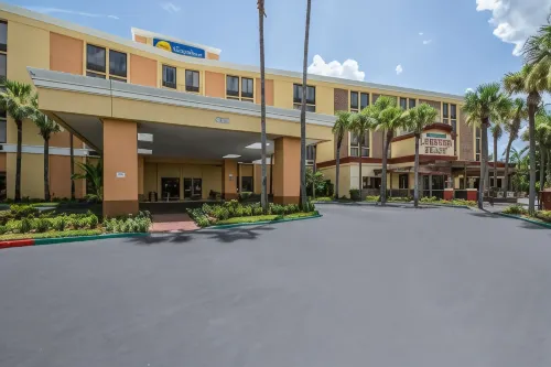 Comfort Inn & Suites Kissimmee by the Parks Außen Photos