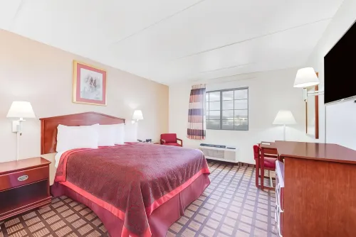 Days Inn & Suites by Wyndham Laredo Photos