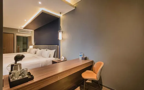 Ashley Tanah Abang Kamar Photos