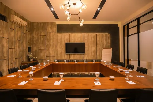 Pollos Hotel & Gallery Rembang Fasilitas Bisnis Photos