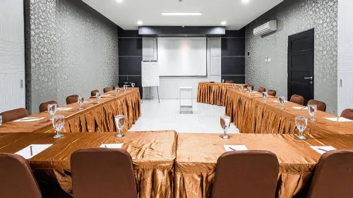 Cordela Hotel Medan Fasilitas Bisnis Photos