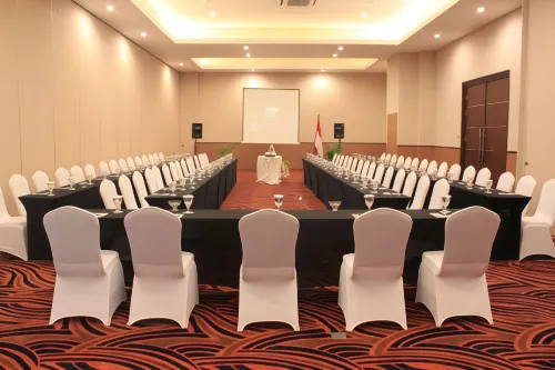 Horison Hotel Sukabumi Fasilitas Bisnis Photos
