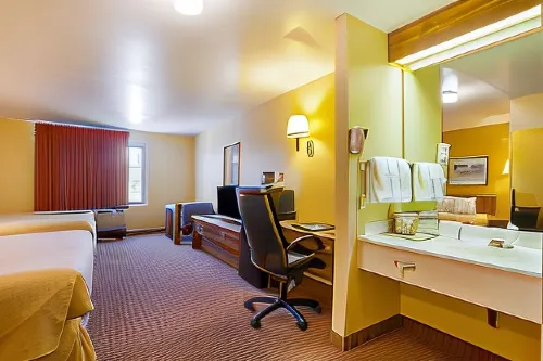 Rodeway Inn & Suites Photos