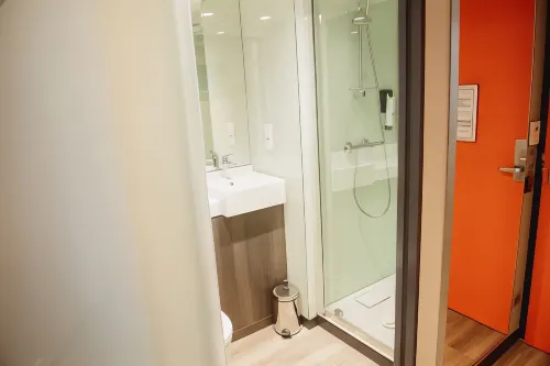 EasyHotel Paris Nord Aubervilliers Camere Photos