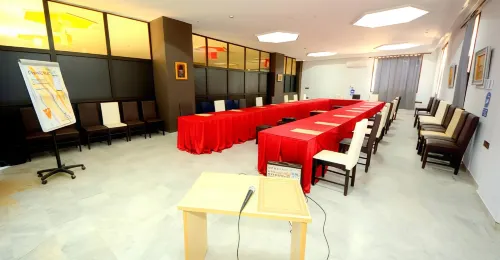 Oasis Hotel & Spa Business Facilities Photos
