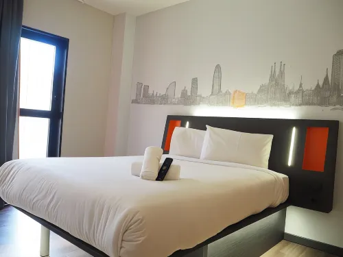 EasyHotel Barcelona Fira Chambres Photos