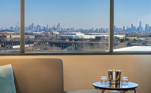 DoubleTree by Hilton Hotel Newark Airport Rooms Photos