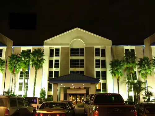Holiday Inn Express Harlingen Exteriör Photos