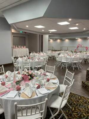 Ramada by Wyndham London Restauration Photos
