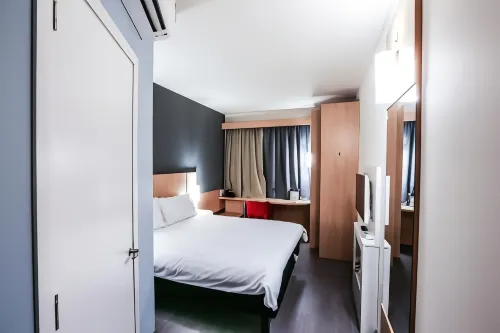 Ibis Sinop Photos