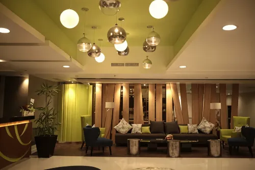 Bonnet Hotel Surabaya Allmänna utrymmen Photos