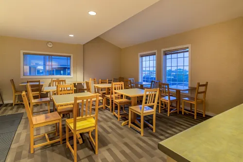Canadas Best Value Inn Chinook Station Featured Photos