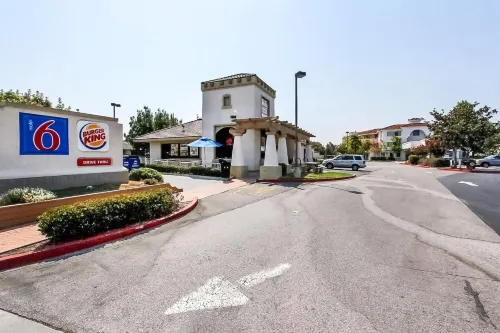 Motel 6 Sunnyvale, CA - North Exterior Photos
