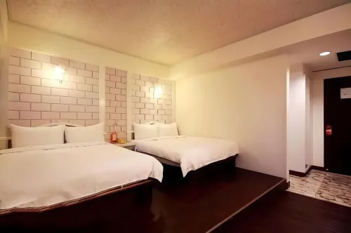 Traveler Hotel Photos
