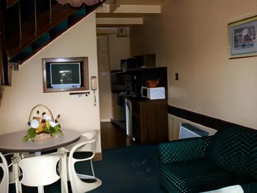 Village Family Motor Inn Photos