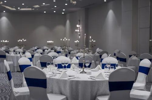 Wyndham Grand Istanbul Kalamış Marina Hotel Restauration Photos