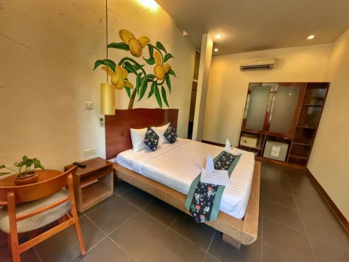 Monsoon Riverside Hotel Huoneet Photos