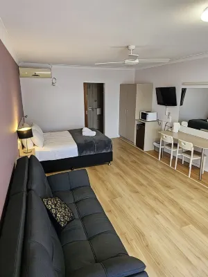 Cumberland Motor Inn Rooms Photos