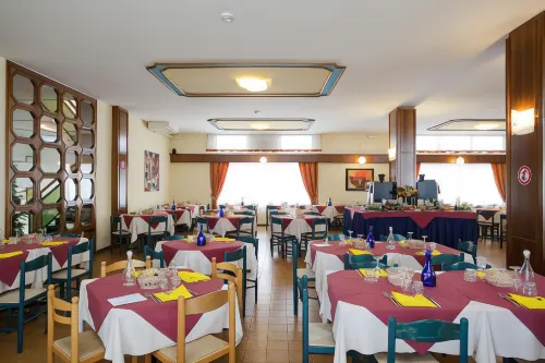 Hotel Bettina Restauration Photos