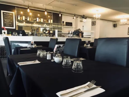 Parkdale Motor Inn Dining Photos