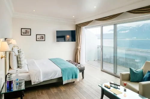 Grand Hotel Suisse Majestic, Autograph Collection Rooms Photos
