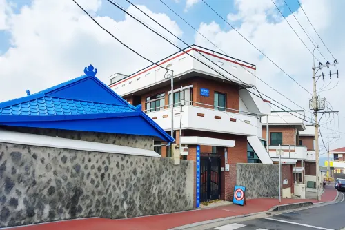 Captain Jeju Guesthouse - Hostel Exterior Photos