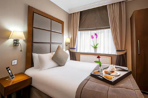 Gem Langham Court Hotel Rooms Photos