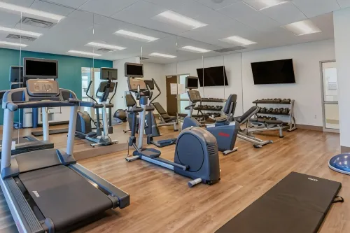 Holiday Inn Express & Suites Phoenix Dwtn - State Capitol Leisure & Recreation Photos