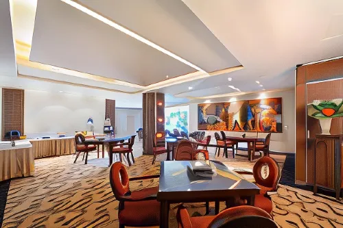 Young Motel Restauration Photos