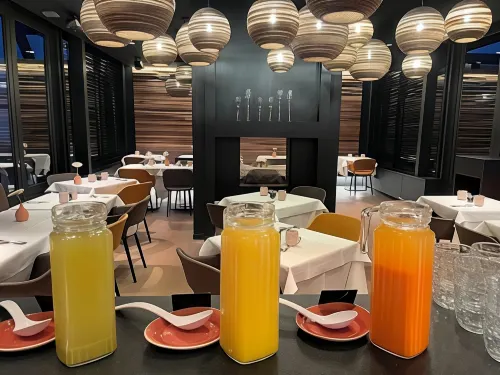 Hotel Montanus Restauration Photos
