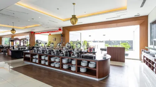 The New Atrium Hotel Yogyakarta Makanan Photos