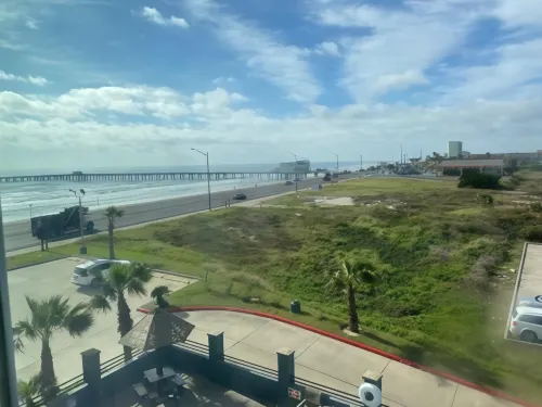 Galveston Beach Hotel Рядом с отелем Photos