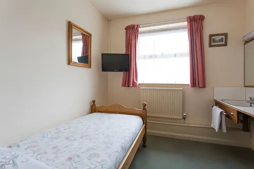 Oakwood Bed and Breakfast Heathrow Rooms Photos