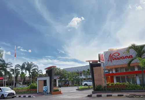 Hotel Nirwana Pekalongan Esterni Photos
