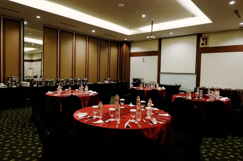 The New Atrium Hotel Yogyakarta Makanan Photos